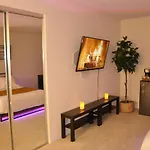 Private Room & Bathroom In Shared Oceanfront Home, Marina Del Rey